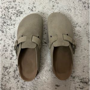 Women’s Universal Threads (Target)  Birkenstock Clogs | Size 6.5
